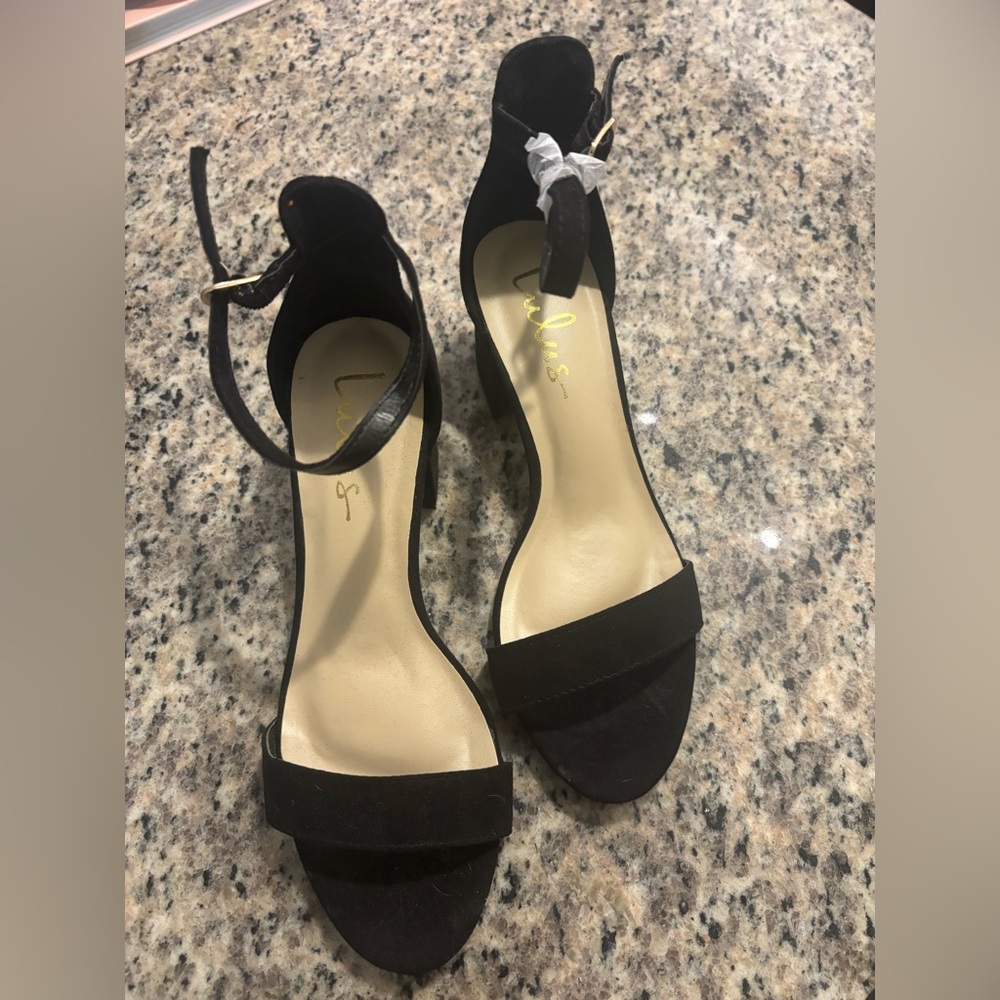 Brand new Lulu’s black heels